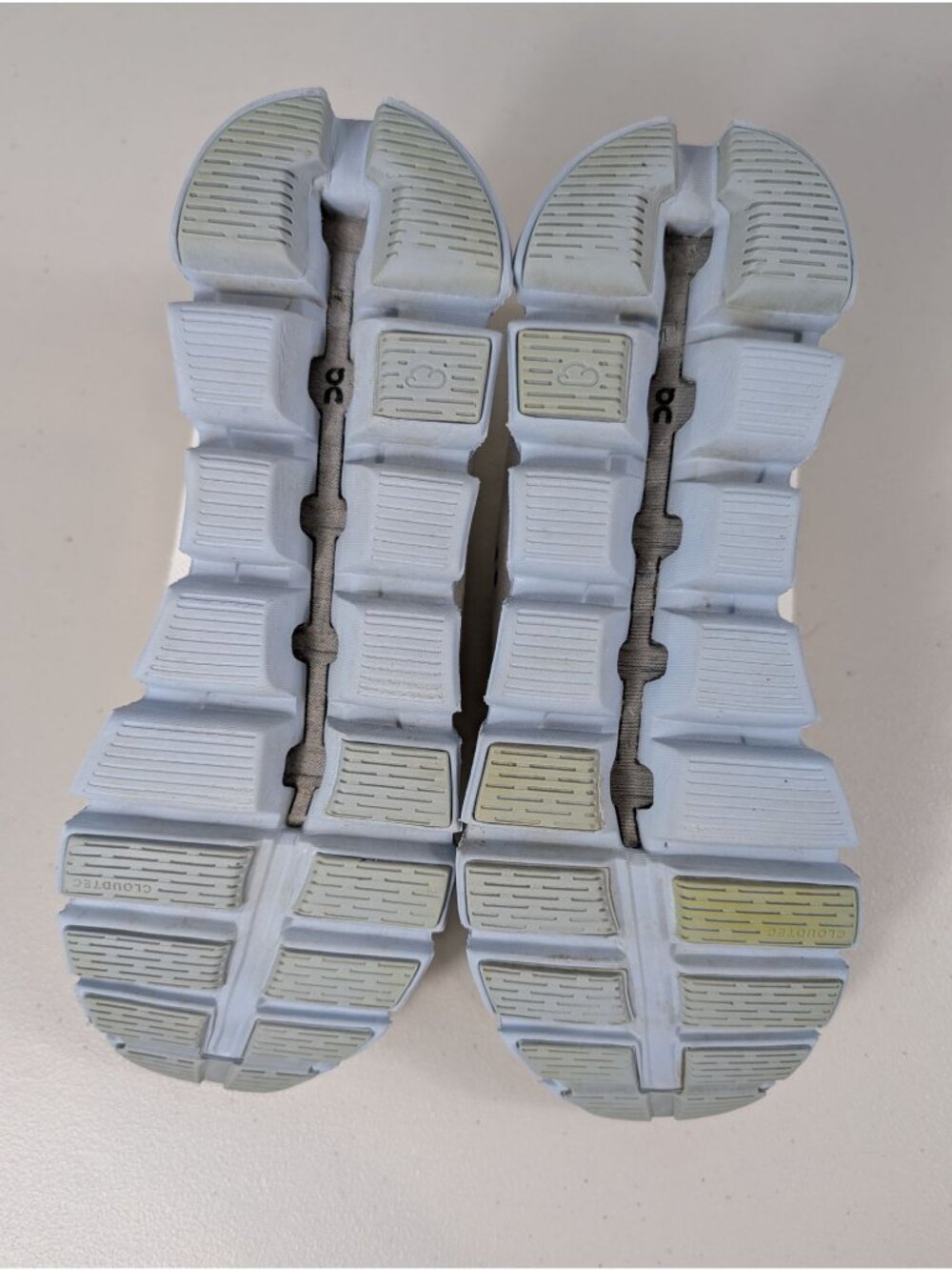 On cloud running sneakers in white/blue color women's size 9 - Picture 11 of 15